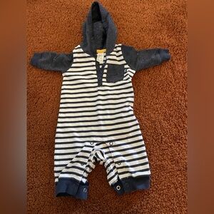 ‼️Mix and Match 3 items for $5‼️Oshkosh B’gosh 0-3 months one piece